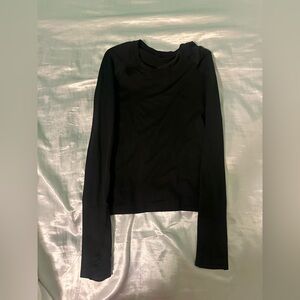 Lululemon size 2 Black relaxed fit swiftly tech